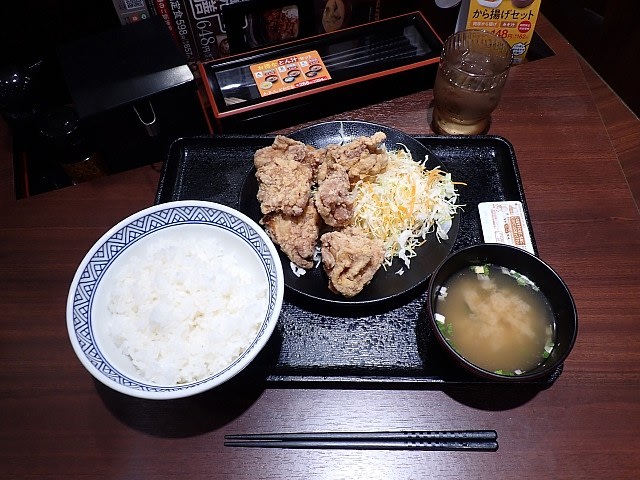 今日のランチ（から揚げ定食＠吉野家 新宿京王モール店） - Ｊ＠Ｄの備忘録