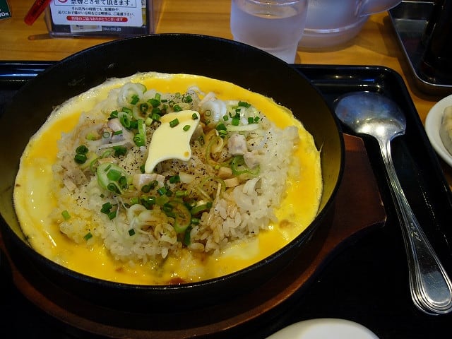 今日のランチ 鉄板イタめしニンニクバター味 らあめん花月嵐 ｊ ｄの備忘録