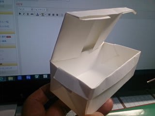ケーキ箱みたいな蓋つきの長方体の紙箱の折り方 カトー折り ペーバークラフトで広げるエコ