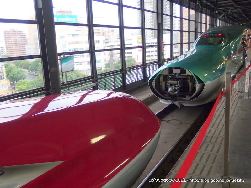 スーパーこまち と はやぶさ の車両連結シーン 岩手県三陸海岸旅行記22 コダワリの女のひとりごと