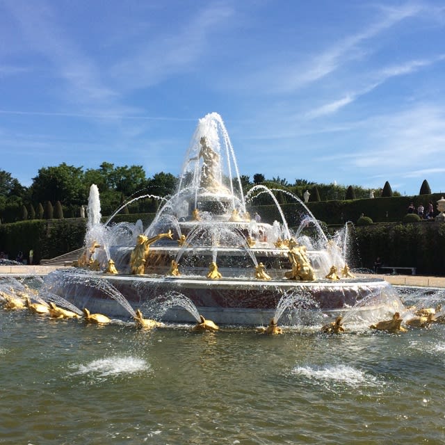 ベルサイユ宮殿の噴水庭園 メーンイベント 噴水ショー キャバリアのななちゃん日記