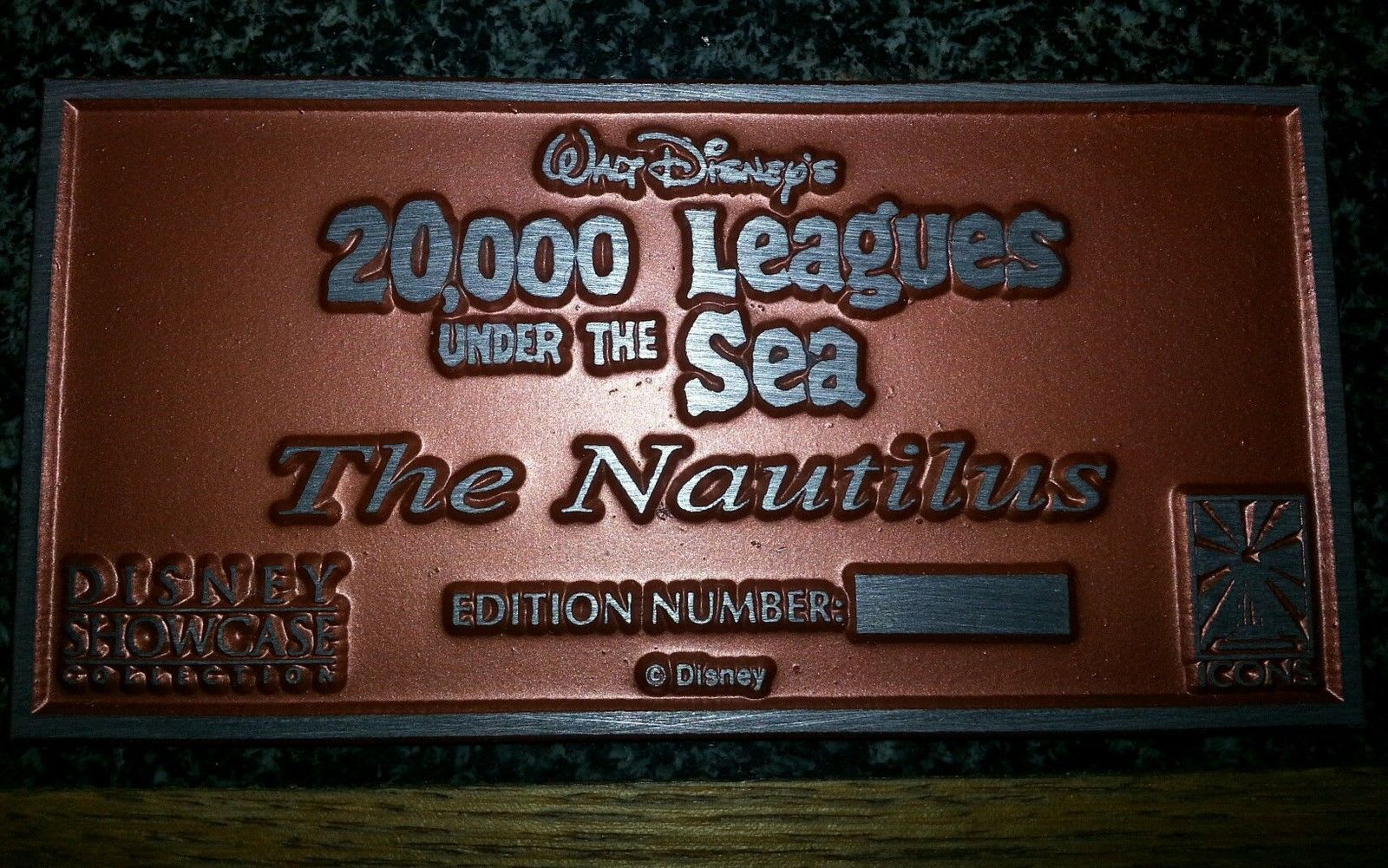 ディズニー 海底二万里 000 Leagues Under The Sea ノーチラス号プラーク プロップレプリカ わくわく ディズニー グッズ