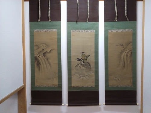 狩野幸信筆 琴高仙人図(三幅対) - 遅生の故玩館ブログ 狩野幸信筆 琴高仙人図(三幅対) - 遅生の故玩館ブログ