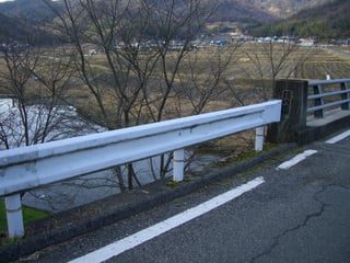 美山川に架かる望橋