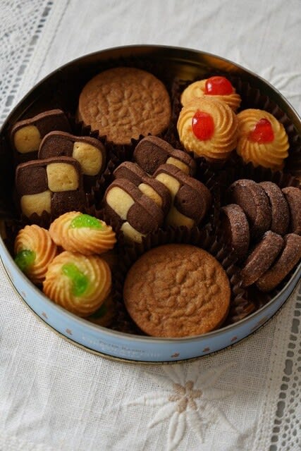 約束のネバーランド のクッキー缶など最近の出来事 福井のお菓子教室 Petite Maison Blanche プティメゾンブランシュ