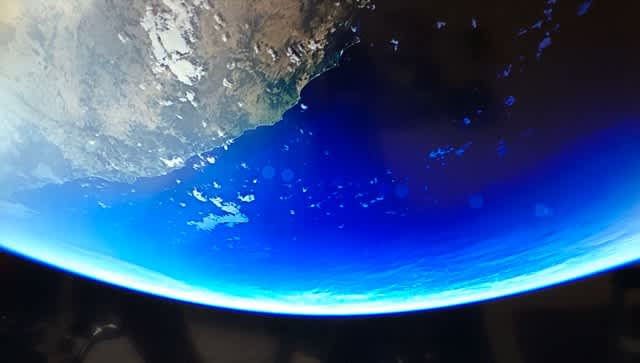 宇宙の地球 トム小西 宇宙の地球 トム小西