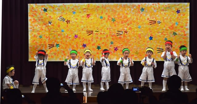 クリスマス発表会 年小組 ガムシャラ行進曲 エムポリアム幼稚園
