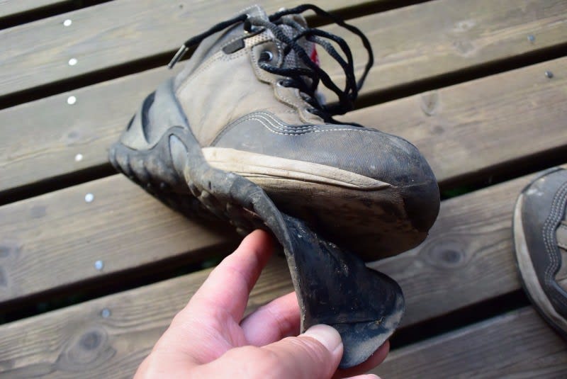 登山靴のソール剥がれ 修理から戻ってきた くじゅう山麓の宿 ポーランの笛よろず日記