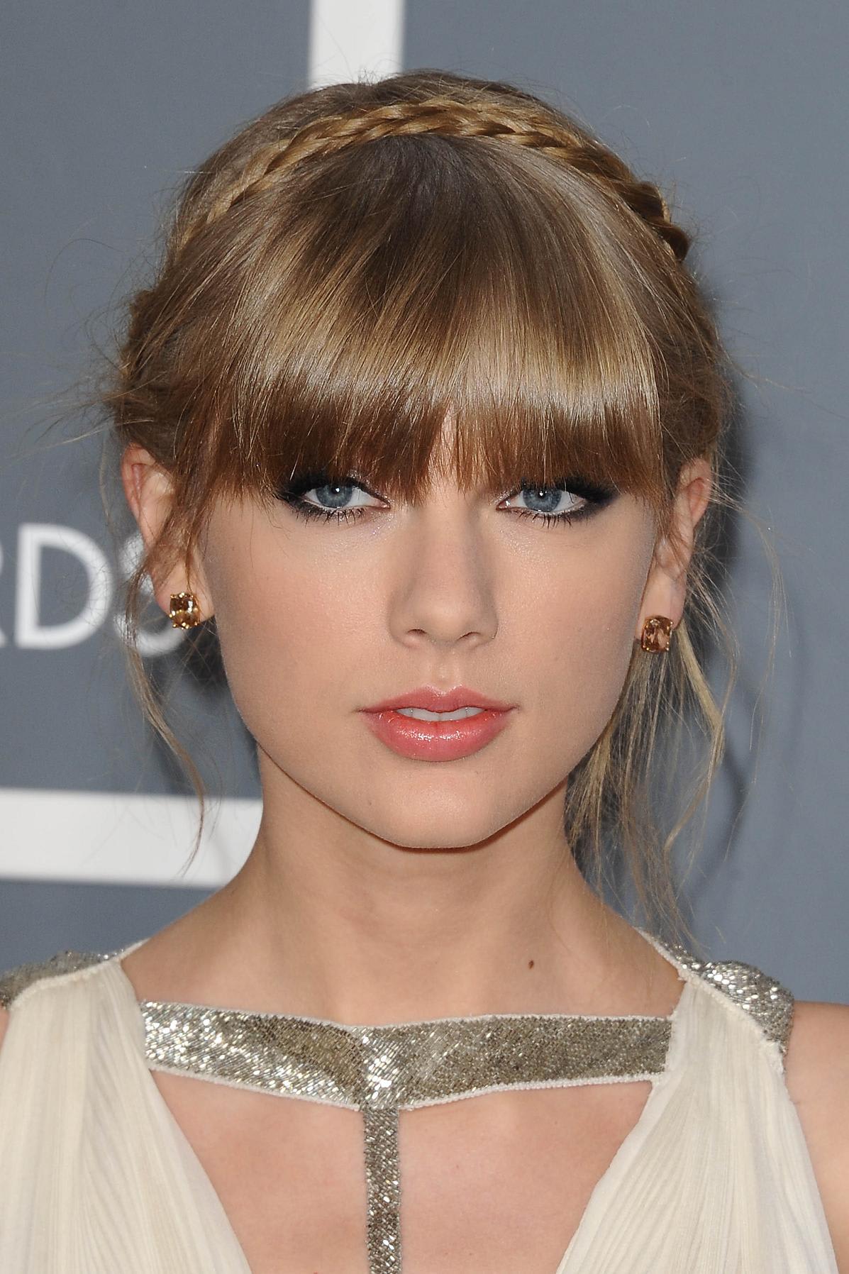 Taylor Swift - The 55th Annual GRAMMY Awards 10 Feb 2013 - ☆Favorite Celebrity ...1197 x 1796