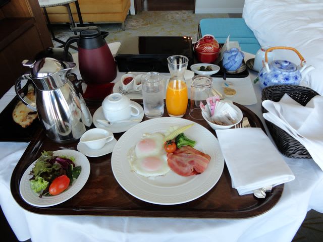 大阪マリオット都ホテル 朝食ルームサービス ふたりでお出かけ