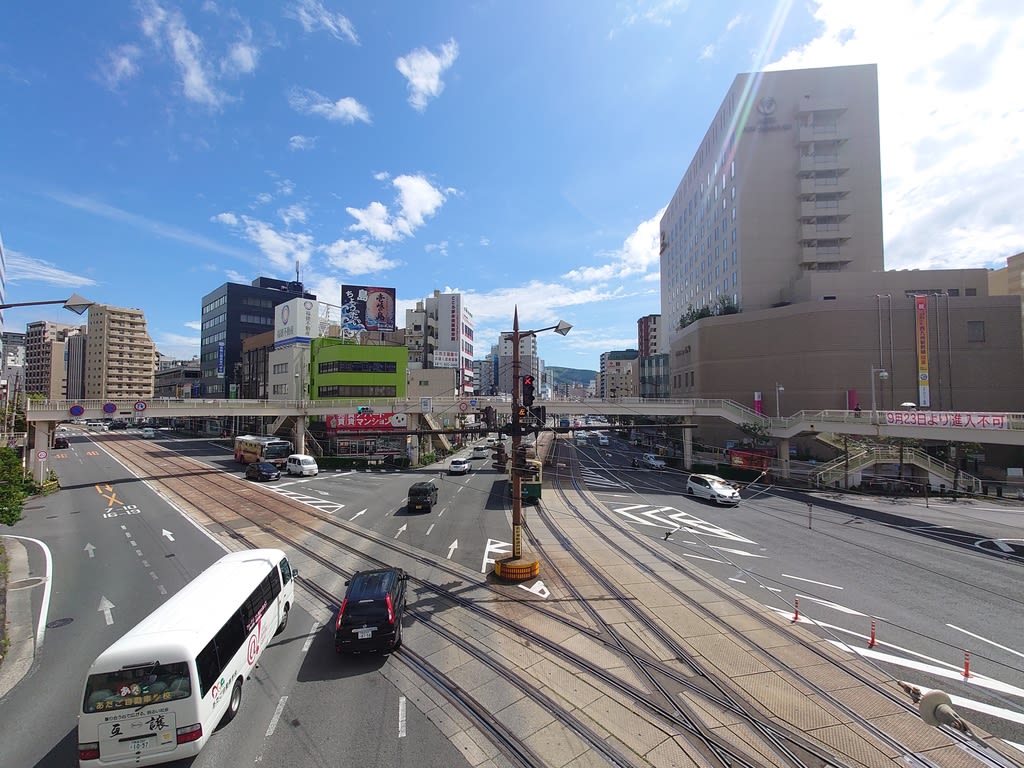 長崎駅前の車状況