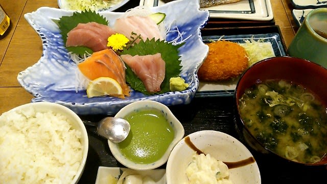 磯丸水産伊勢佐木町店:お刺身盛り合わせ定食