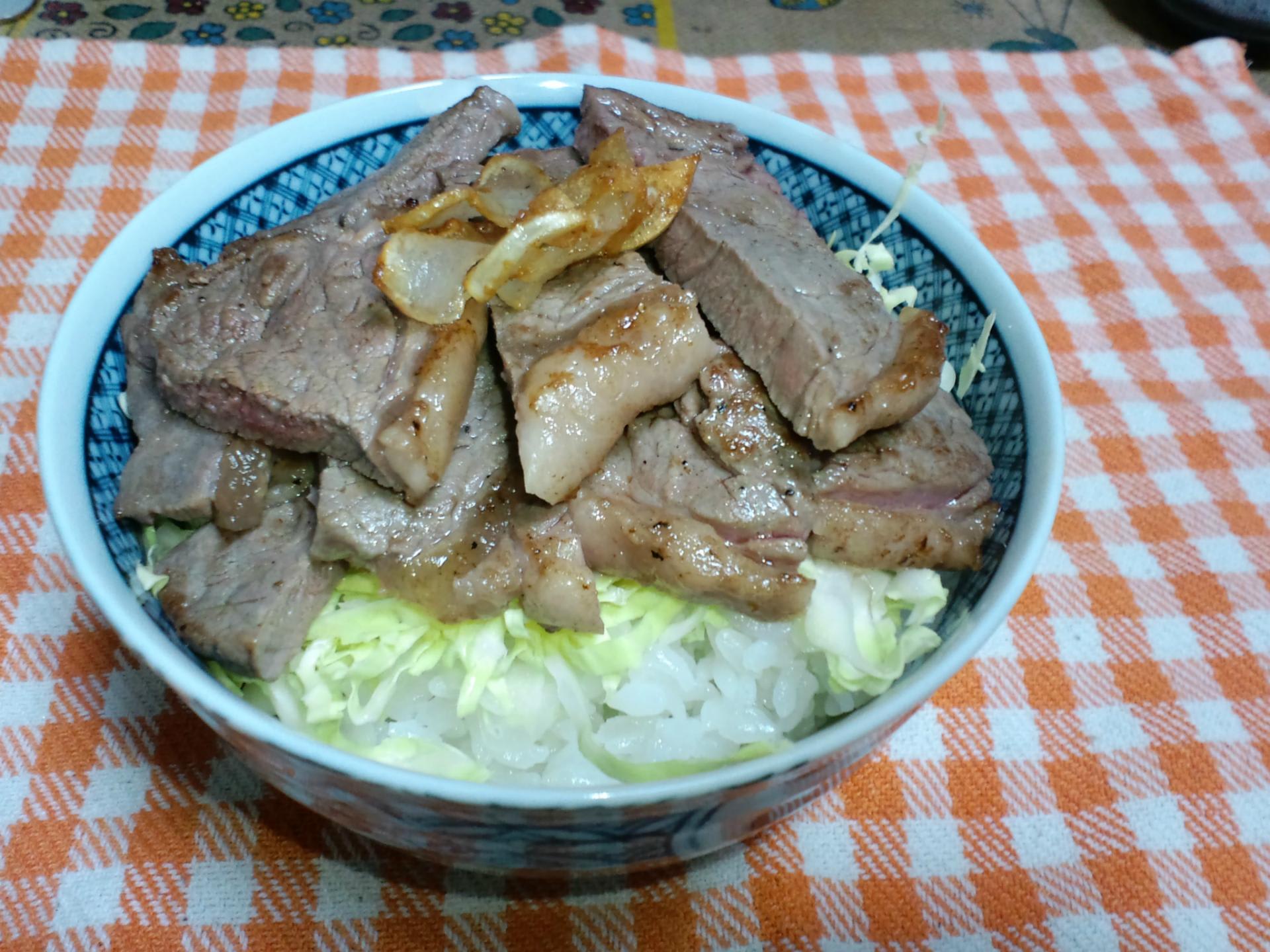 ステーキ丼 貧乏飯食堂 GOOD AND CHEAP