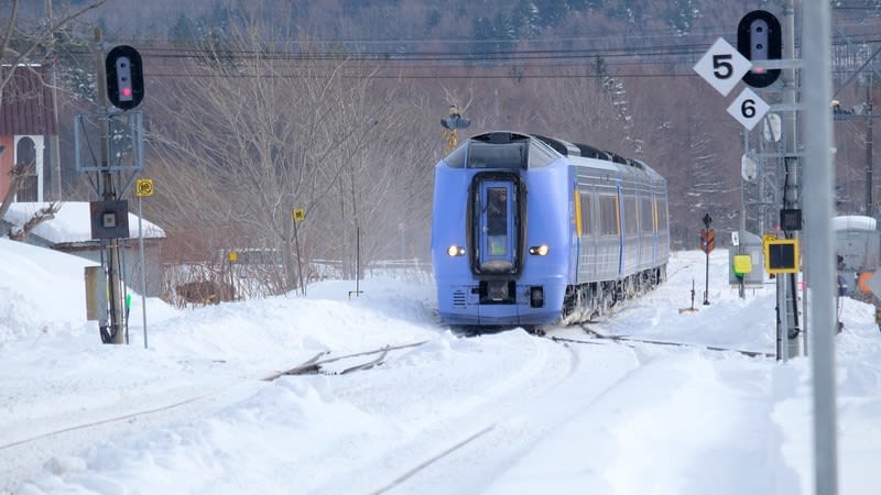 19雪と氷の北海道紀行 最涯の鉄道 宗谷本線 幌延駅で 特急 宗谷 キハ261系 を見た 比企の丘