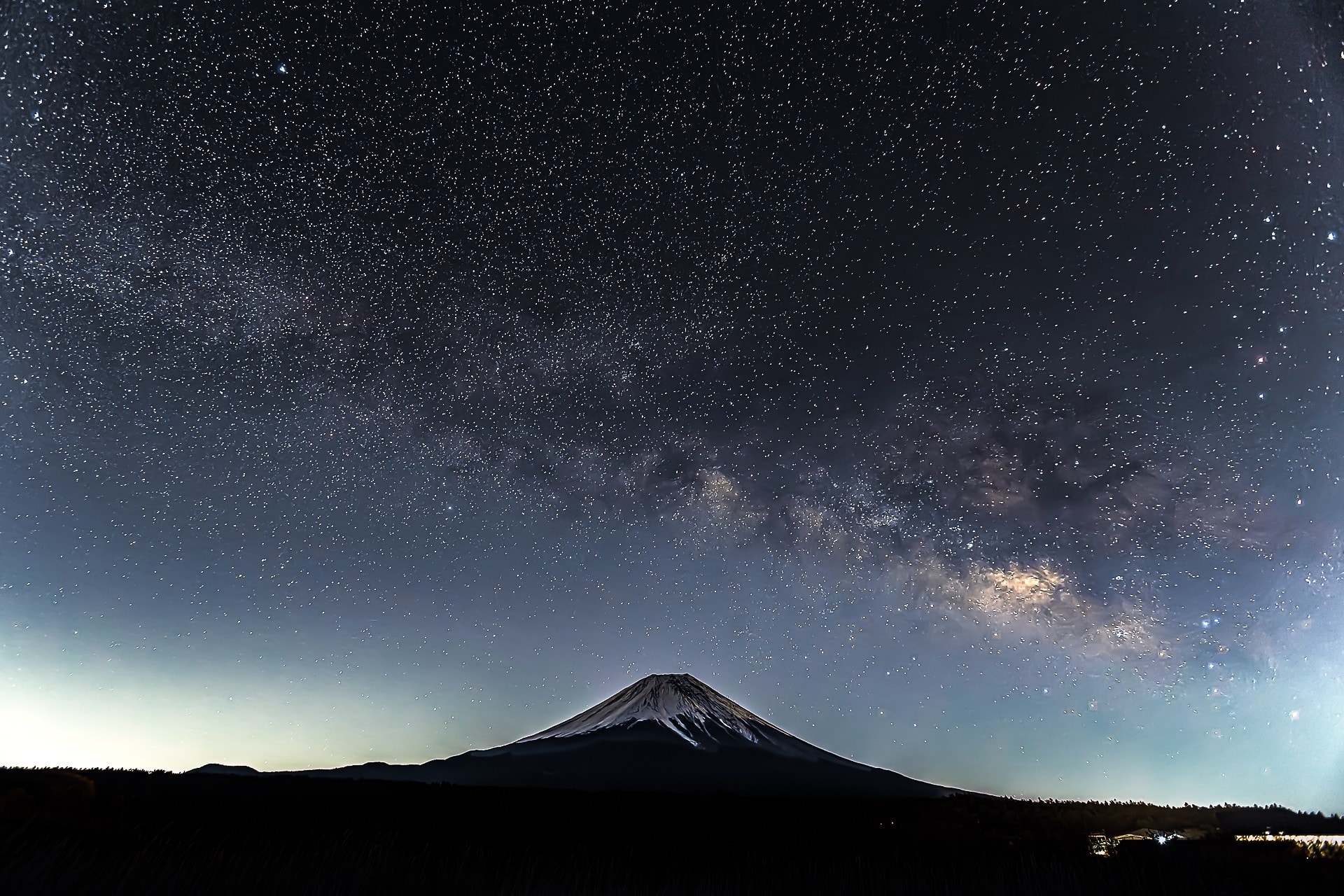 富士山と天の川アーチ ホタルの独り言 Part 2