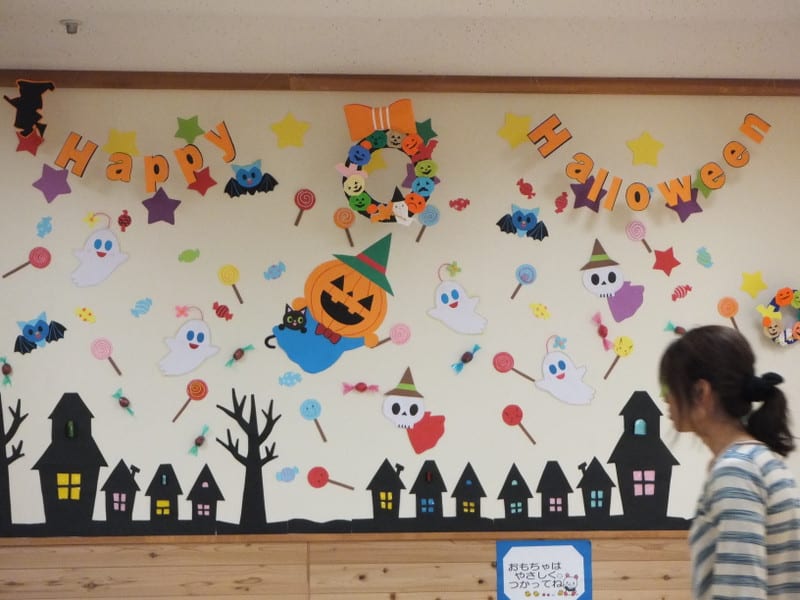 壁面は ハロウィンに変更 秋田市子ども広場