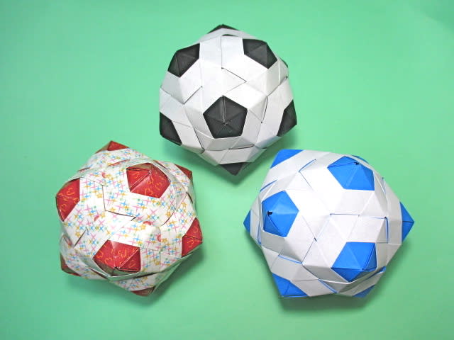 立体折り紙でこでこサッカーボールの折り方作り方 動画 創作折り紙の折り方