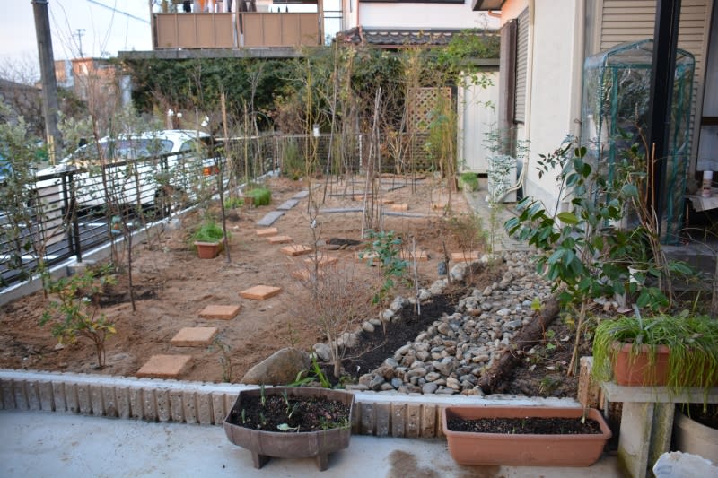 新しい庭づくりスタート 小さな庭とベランダ菜園の楽しみ I Enjoy Gardening And Growing Vegetables