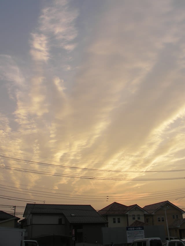 08 10 11 秋の夕焼け 秋にまつわる言葉 秋の言葉は寂しいものがある 佐渡むじなが都会で得た情報 むじなのひとりごとblog Ver