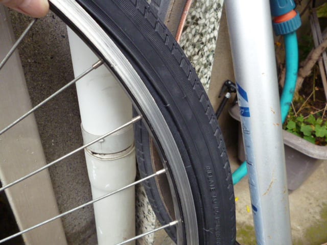 ふむ、どうして 理解できない自転車タイヤのリムとタイヤのサイズ。 トンサンの別荘
