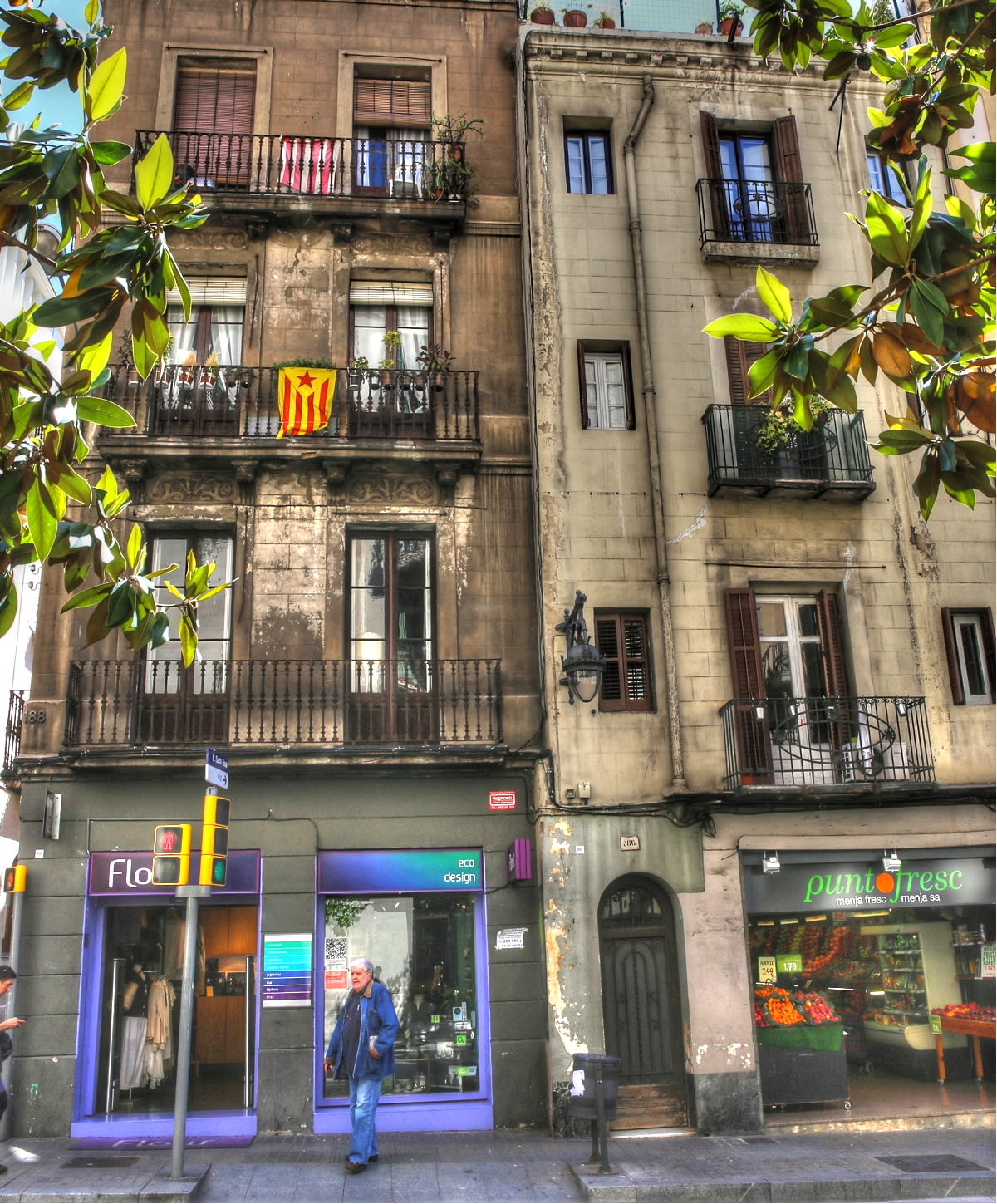 真夏の明るい街並み1 1 バルセロナ 日々是好写真 毎日の写真生活日記と紀行メモリー