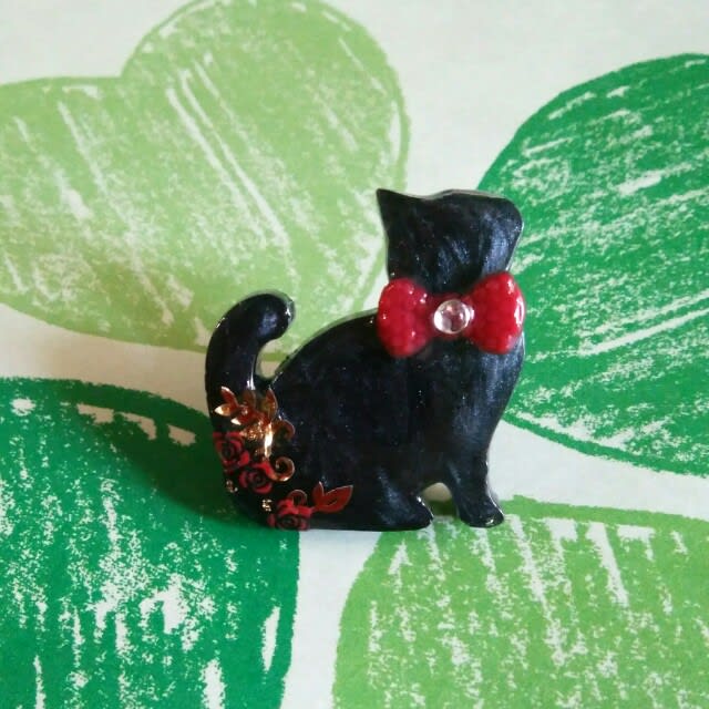 黒猫 レジン ミニ ブローチ www.euosteopatia.es
