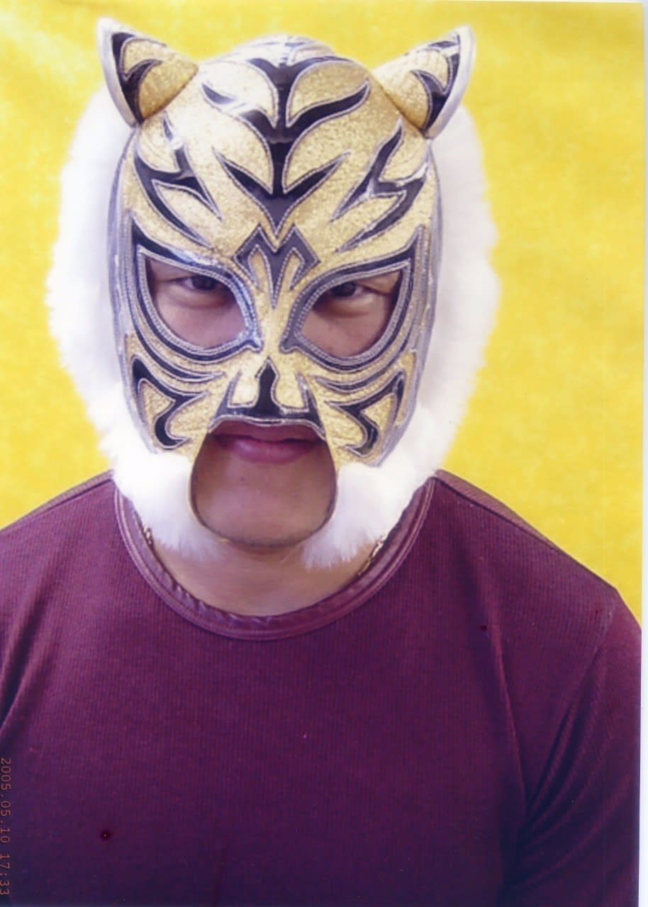 売却済 四代目タイガーマスク 本人着用 私の知人所有のしょぼいプロレスマスクコレクション等です どうぞ お暇なら見て笑ってやって下さい とほほ
