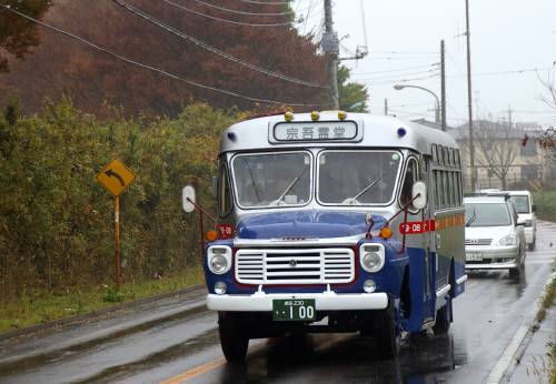 田舎のバスはボンネットバス 成田艦艇団 艦艇画像 成田空港飛来機