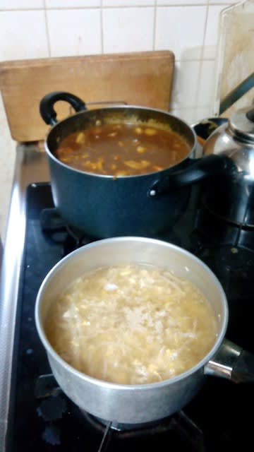 うちの晩ご飯 ポークカレーとモヤシの卵スープ アメリカンな生活