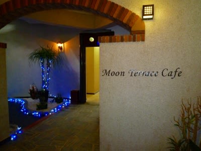 沖縄 オシャレカフェ巡り 南部にある眺め最高のカフェ Moonterrace Cafe 沖縄一人旅ー民宿たつや旅館 那覇店