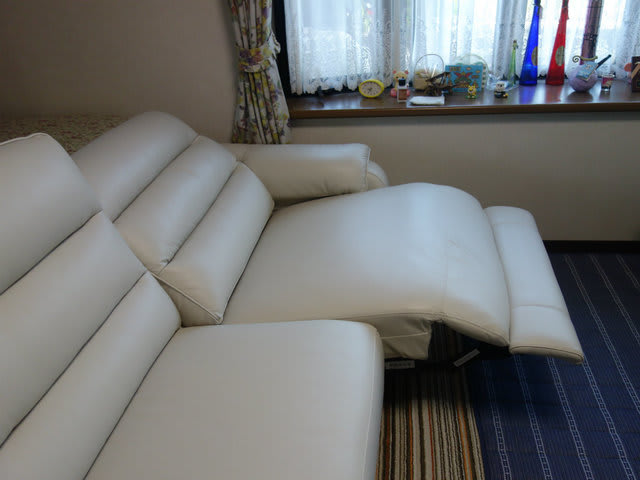 ニトリで電動リクライニングソファーを購入 一年生のブログ