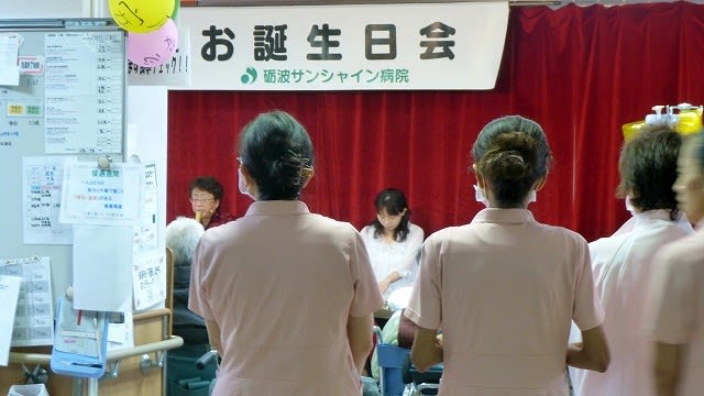 砺波市内の病院へボランティア演奏に行って来ました 三味三昧 笛三昧