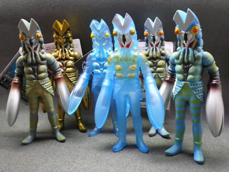 バルタン星人Ⅳ(現行品) - 怪しい隣人 ~ウルトラ怪獣ソフビ~