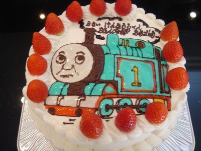 ショベルカー と トーマス 絵入りのお誕生日ケーキ ロレーヌ洋菓子店 Blog
