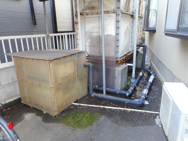受水槽の配管で水漏れ 千葉市 有 内設備工業 千葉の水道屋さんの工事日記