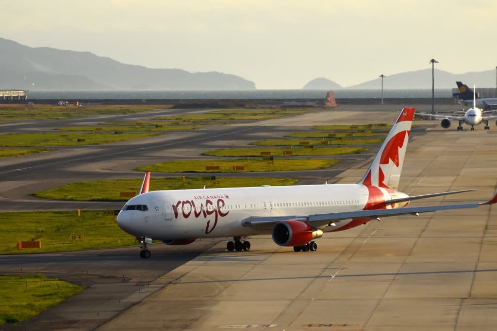 エアカナダrouge 来年はエアカナダの運航となるのでこの機体は暫くだ ふくちゃんのブログ 飛行機 風景写真