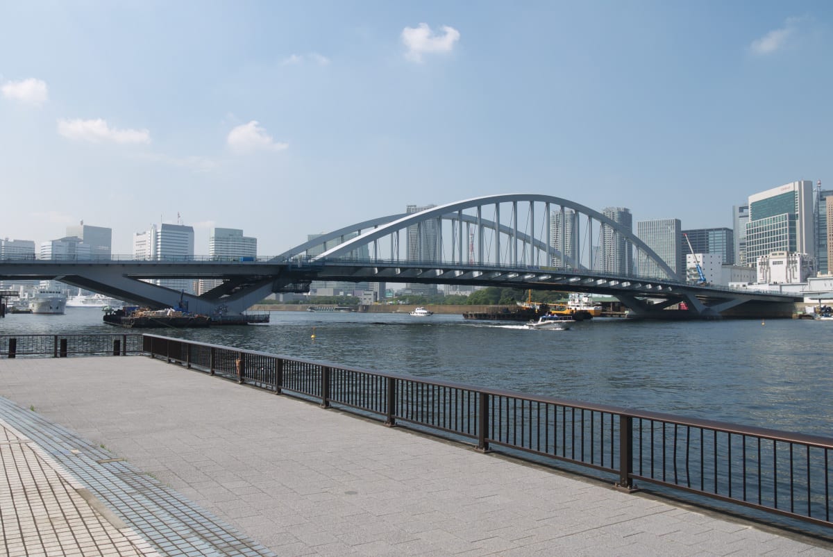 １０月の勝どき 隅田川左岸遊歩道と環２築地大橋 ｐａｒt２ 緑には 東京しかない