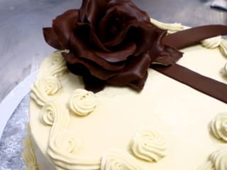 チョコレート細工のバラのケーキ New York Style Decorative Sugar Cookiesニューヨークスタイルのアイシングクッキー