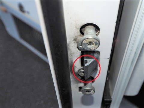ジルのドアラッチを修理 その1 ジルとうなぎの 風に吹かれて気ままにキャンプ