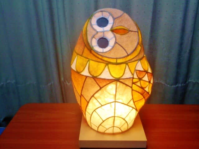 首が真横のふくろう 和紙あかりアトリエ灯夢創家 トムソーヤ