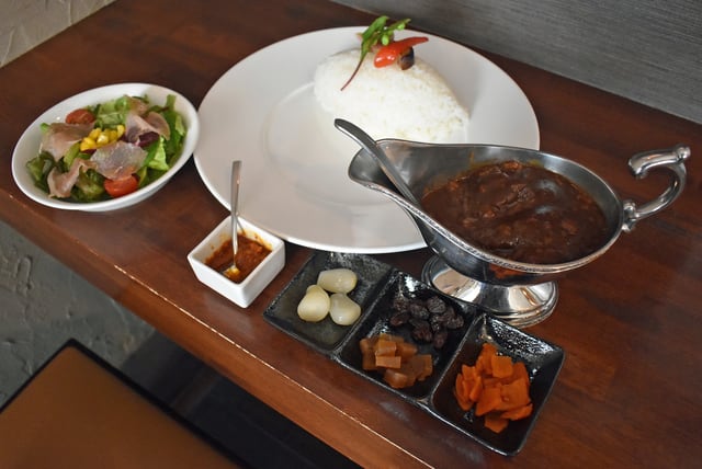 和牛スジカレー奈良本店 三条通 の本格派 カレー ハヤシ Tetsudaブログ どっぷり 奈良漬