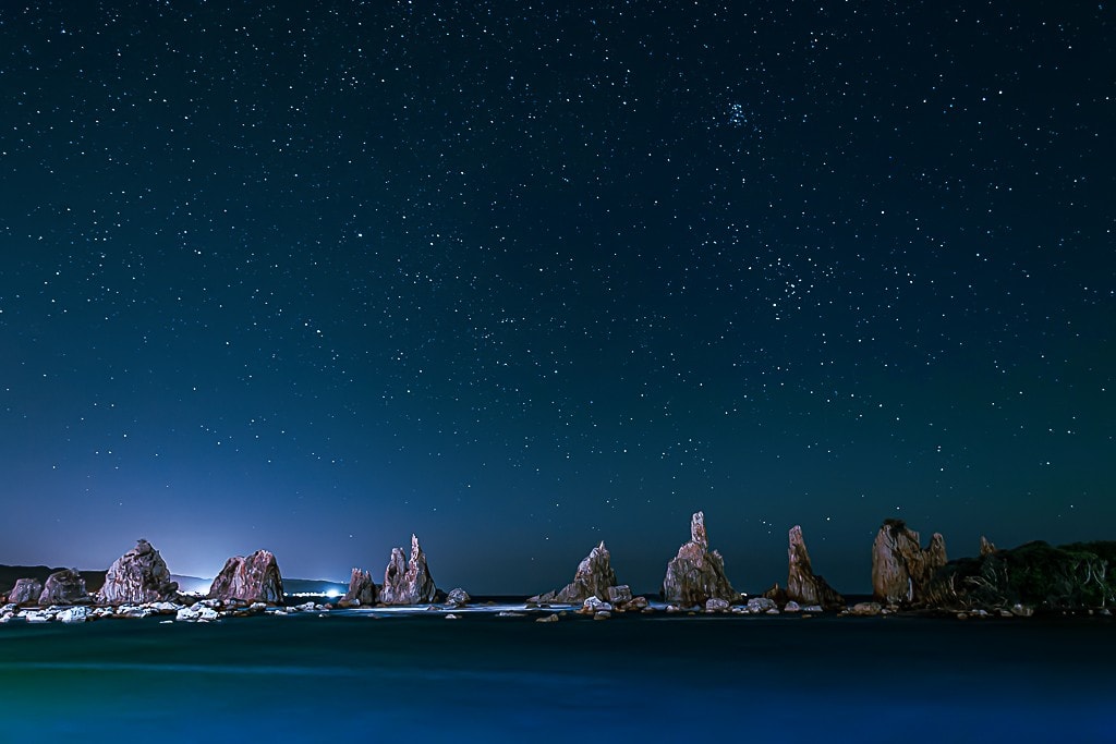 橋杭岩と星空の写真