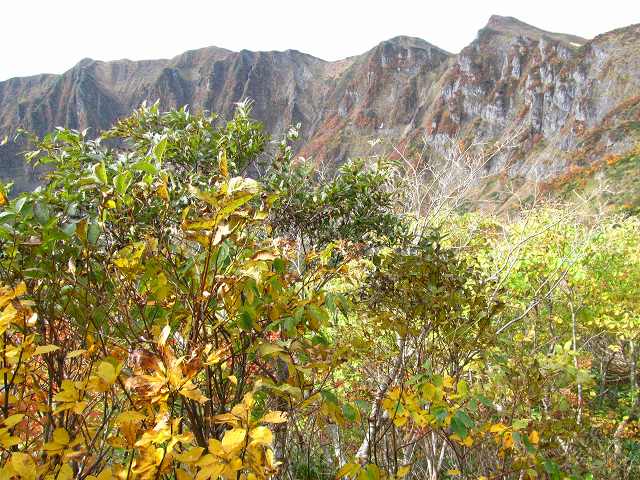 紅葉時期を観て ますます好きになった 浅草岳 鬼ヶ面山 Pt 2 日光山系 ななころびのあの山の向こうに