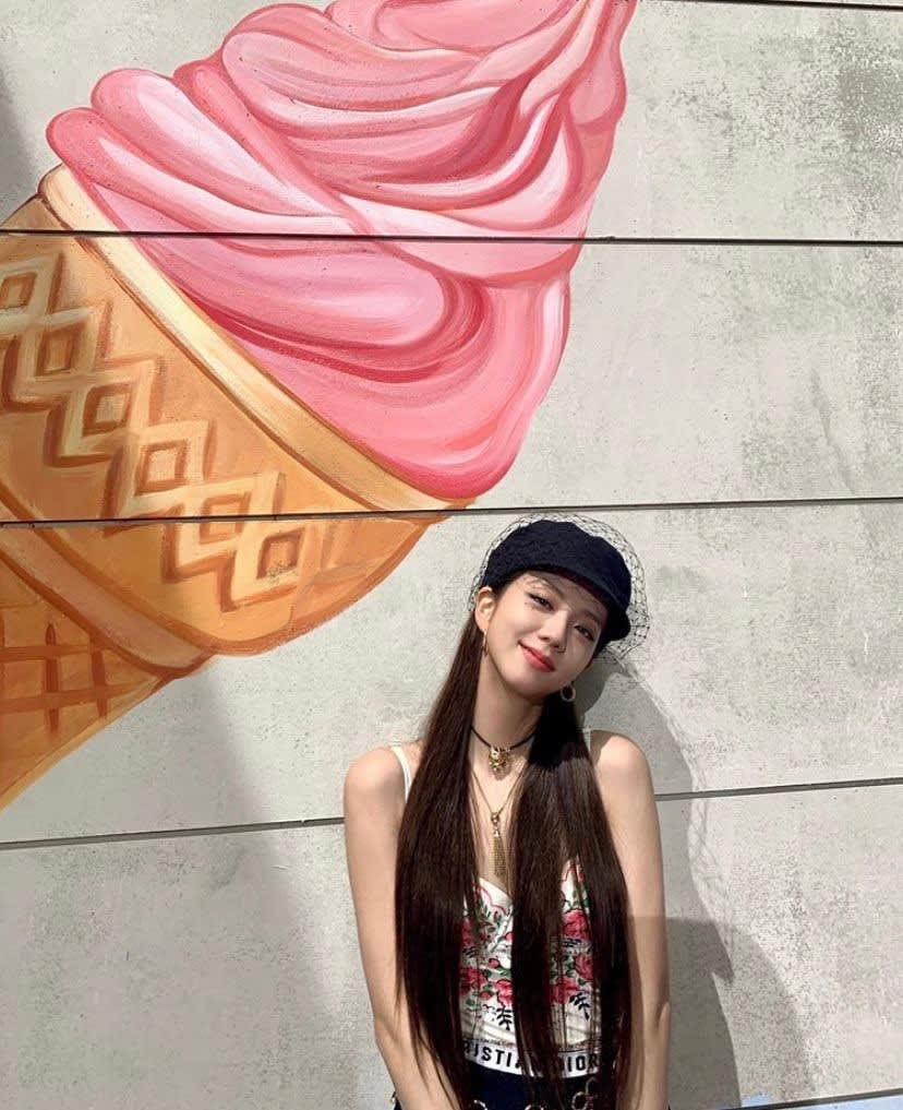Blackpink Ice Cream With Selena Gomez M V 猫と惑星系