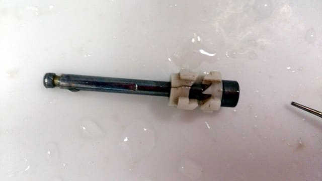 浴槽ポップアップ排水栓（ワンプッシュ排水栓）の修理 - エチュードの頃