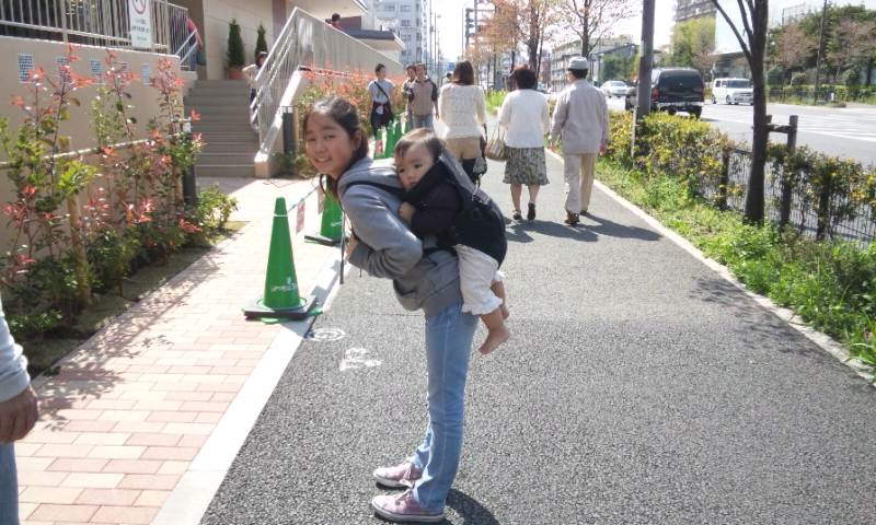 おんぶ 我が家の三姉妹 おんぶ 我が家の三姉妹