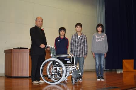 和光小学校から車椅子の寄贈 恵庭市社会福祉協議会ブログ