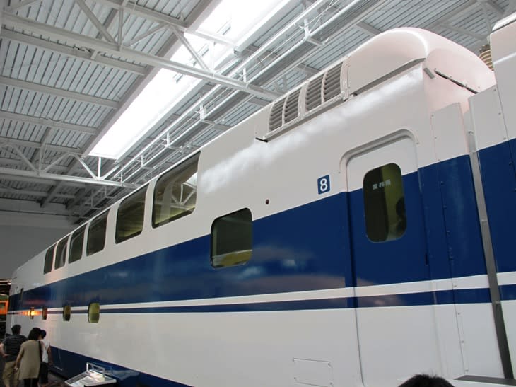 新幹線１００系１６８形式 二階建て食堂車 観光列車から 日々利用の乗り物まで