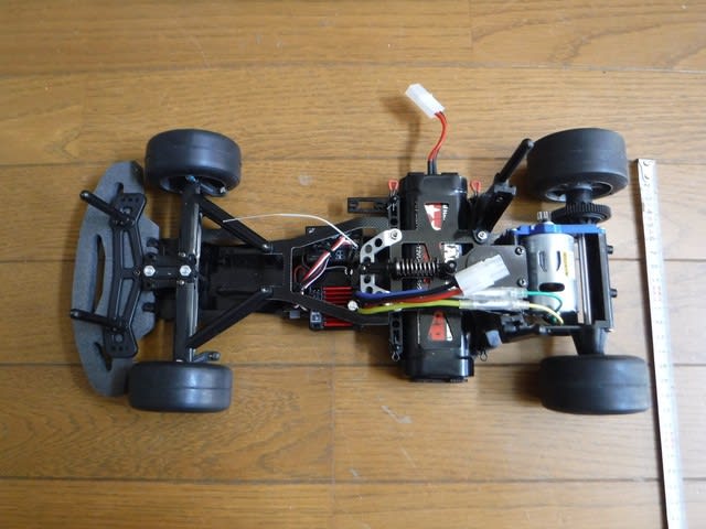 タミヤ F103GTとF104の組み合わせ - 道をみつける