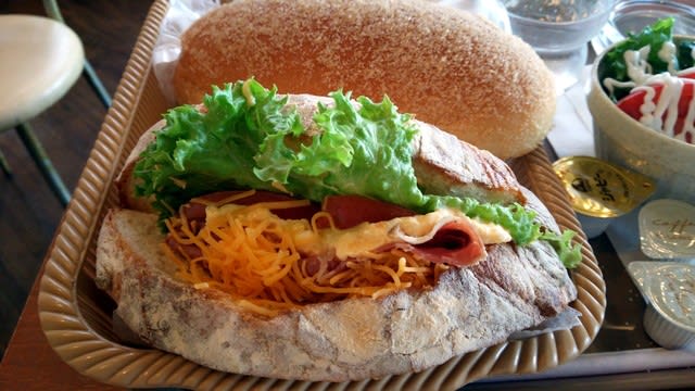 サンエトワール星川:カンパーニュサンドと揚げパン黄粉